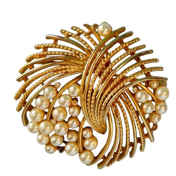 Vintage Lisner Midcentury Gold-Tone Brooch With Faux Pearls - Picture 1 of 7